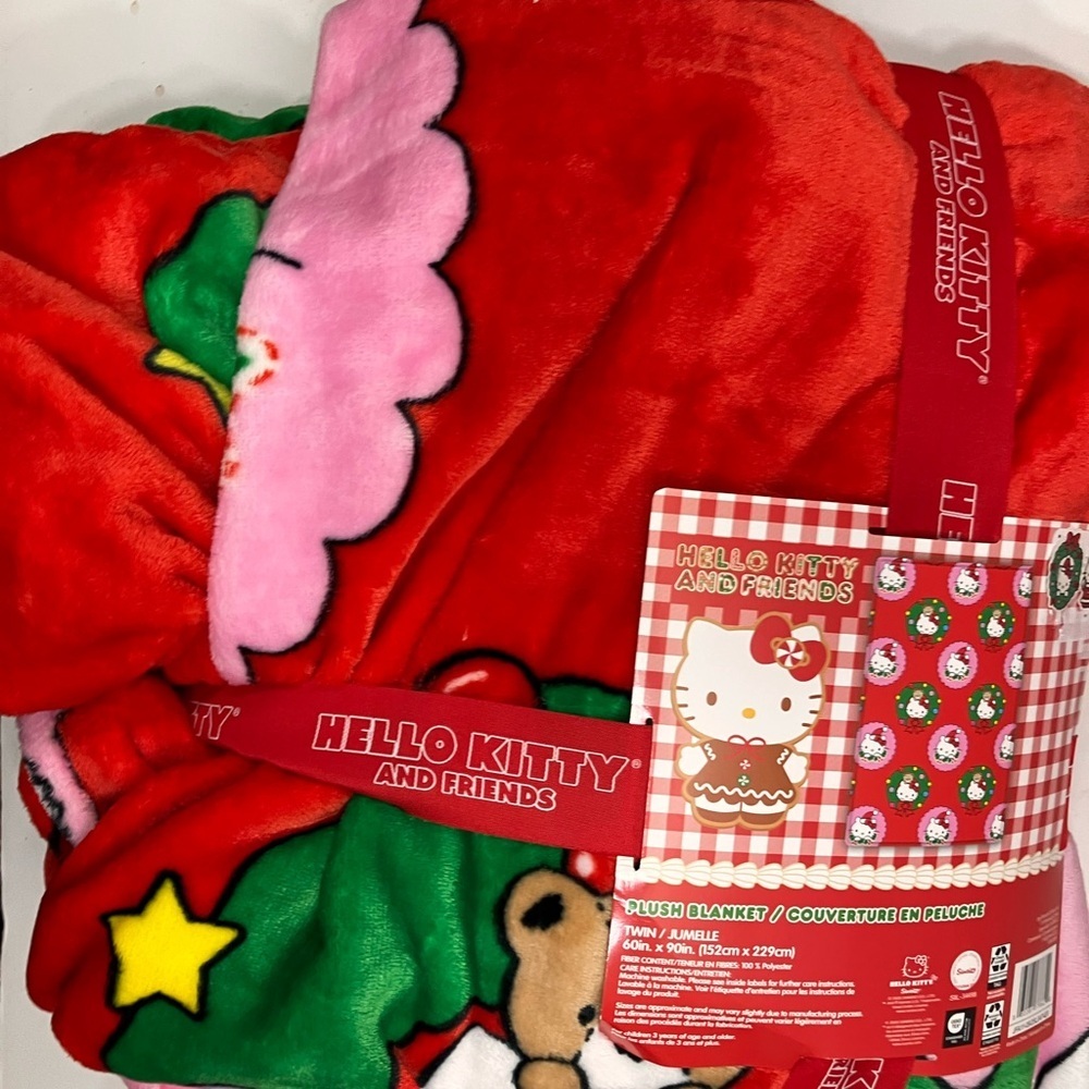 Hello Kitty Plush Blanket NEW - Picture 2 of 8